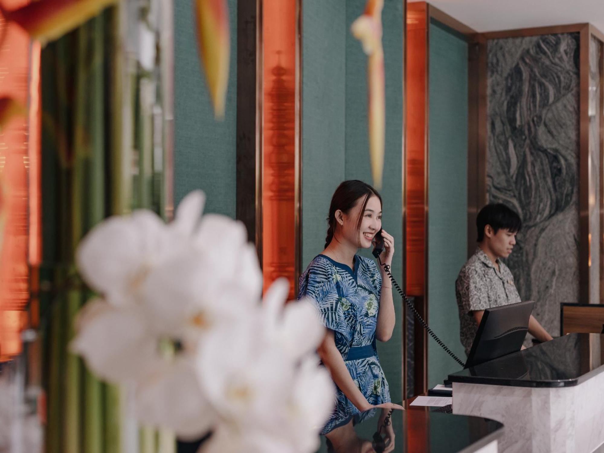 Nysa Hotel Bangkok Sukhumvit 11 Zewnętrze zdjęcie Concierge at Mandarin Oriental, Bangkok