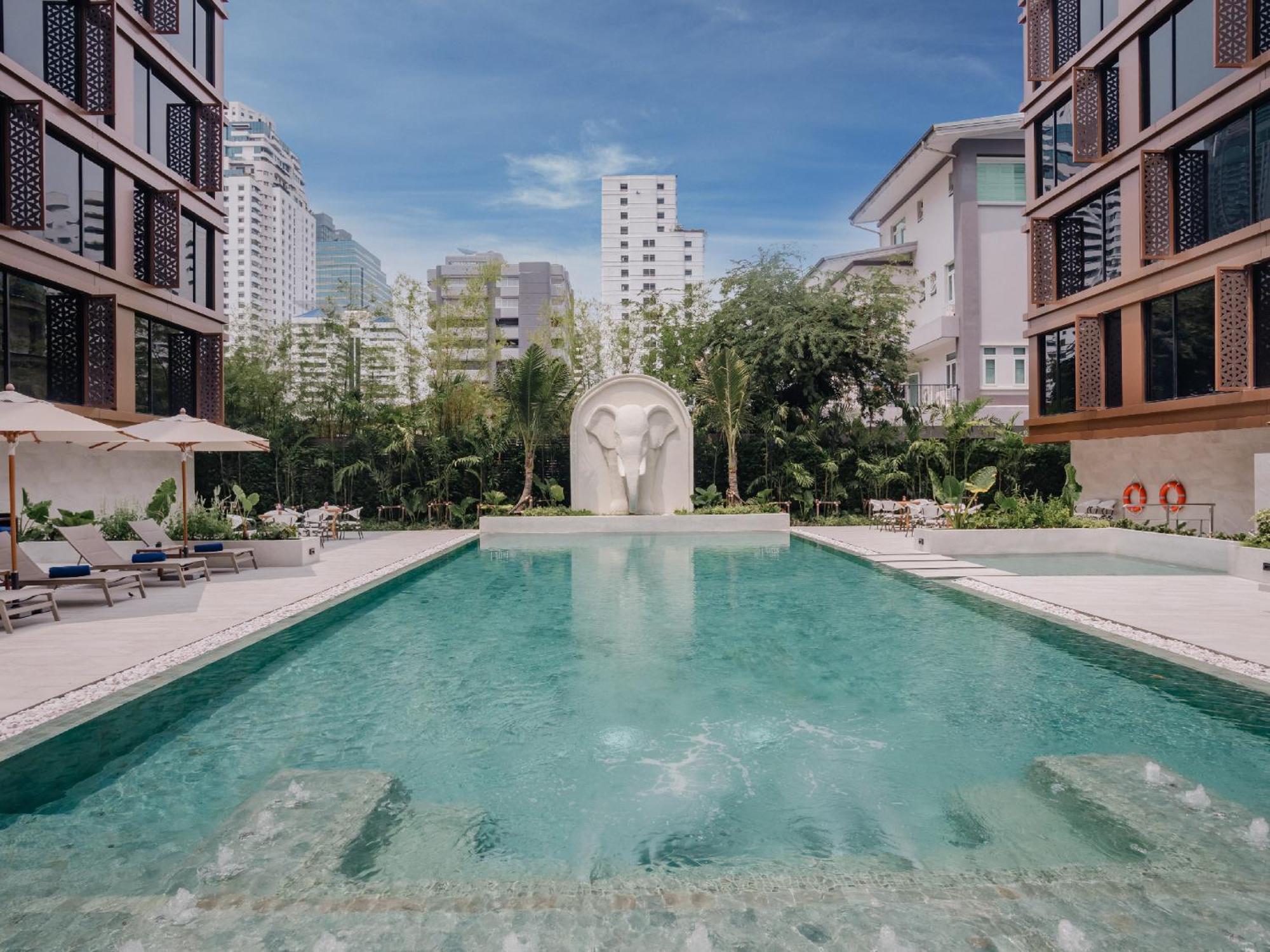 Nysa Hotel Bangkok Sukhumvit 11 Zewnętrze zdjęcie The swimming pool at the hotel