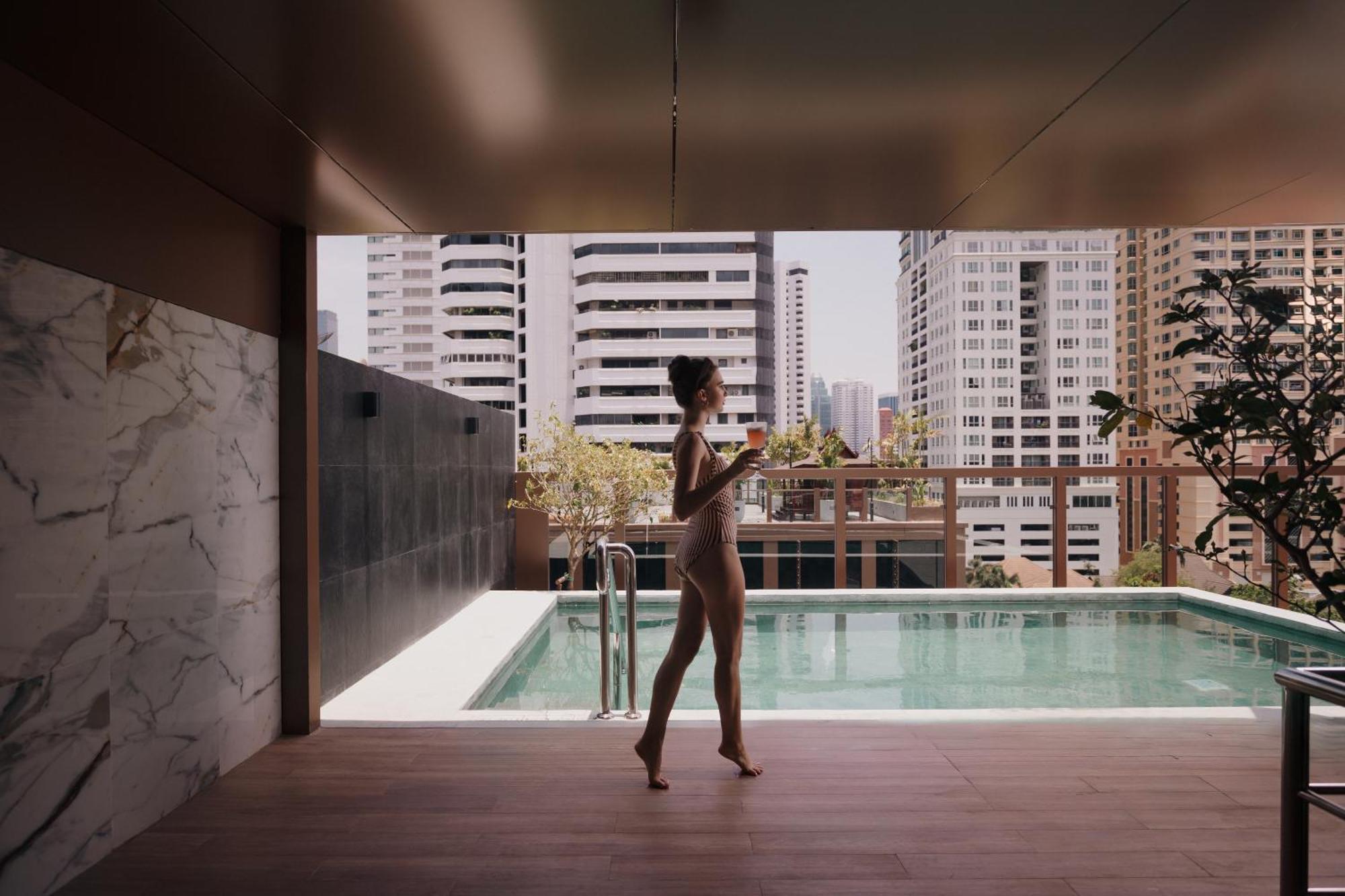 Nysa Hotel Bangkok Sukhumvit 11 Zewnętrze zdjęcie The rooftop pool at The Standard, Bangkok Sukhumvit