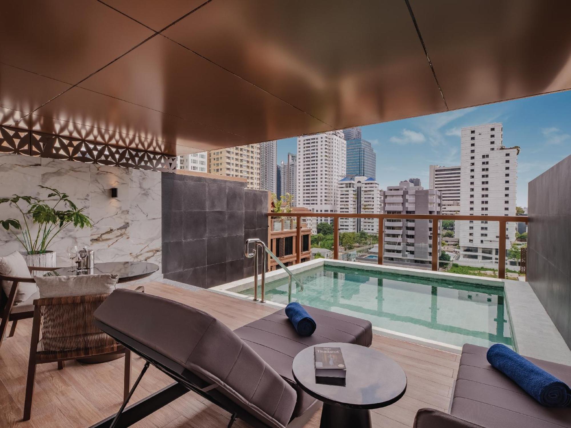 Nysa Hotel Bangkok Sukhumvit 11 Zewnętrze zdjęcie The hotel's rooftop pool